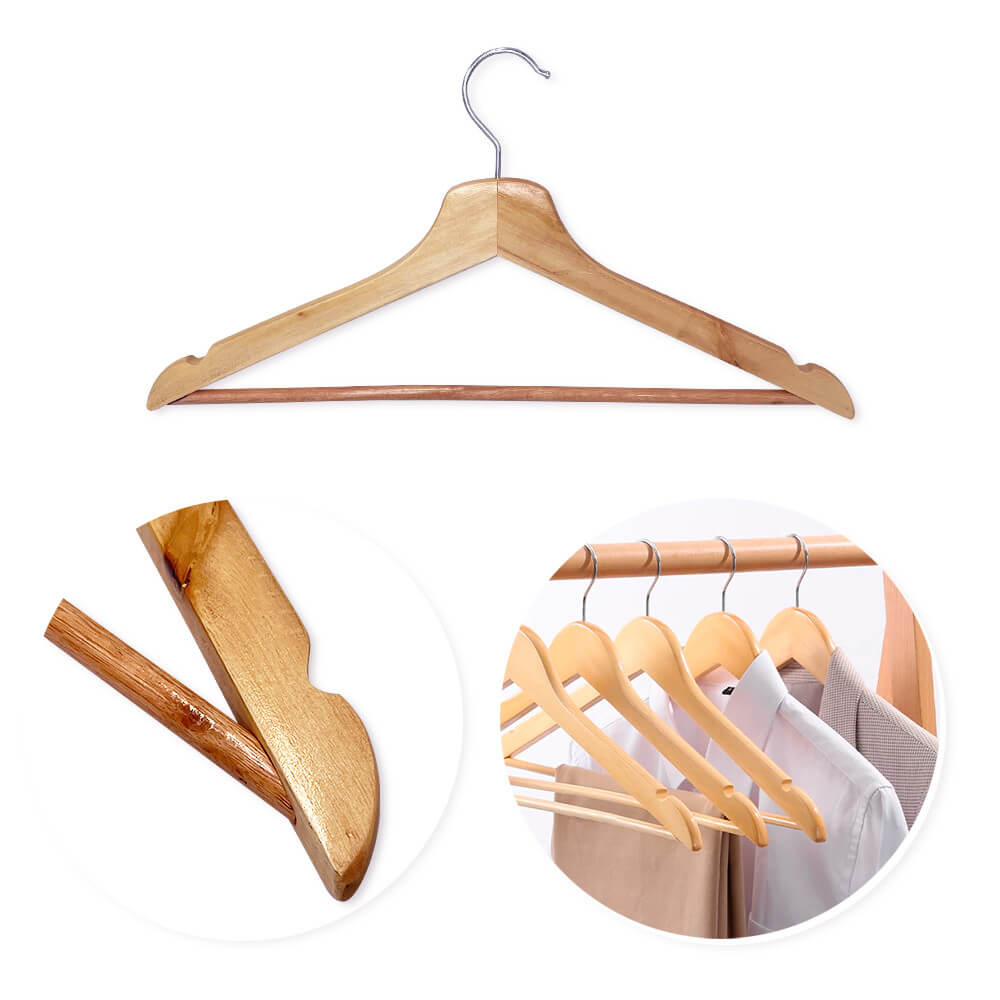 Kit com 3 Cabides de Madeira